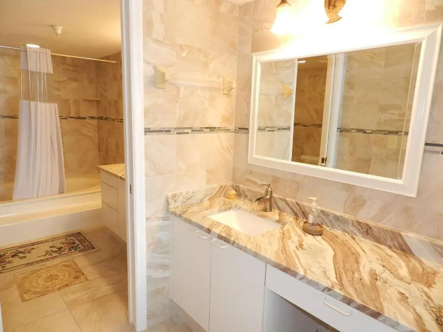 The Sherwin - 906 2BR