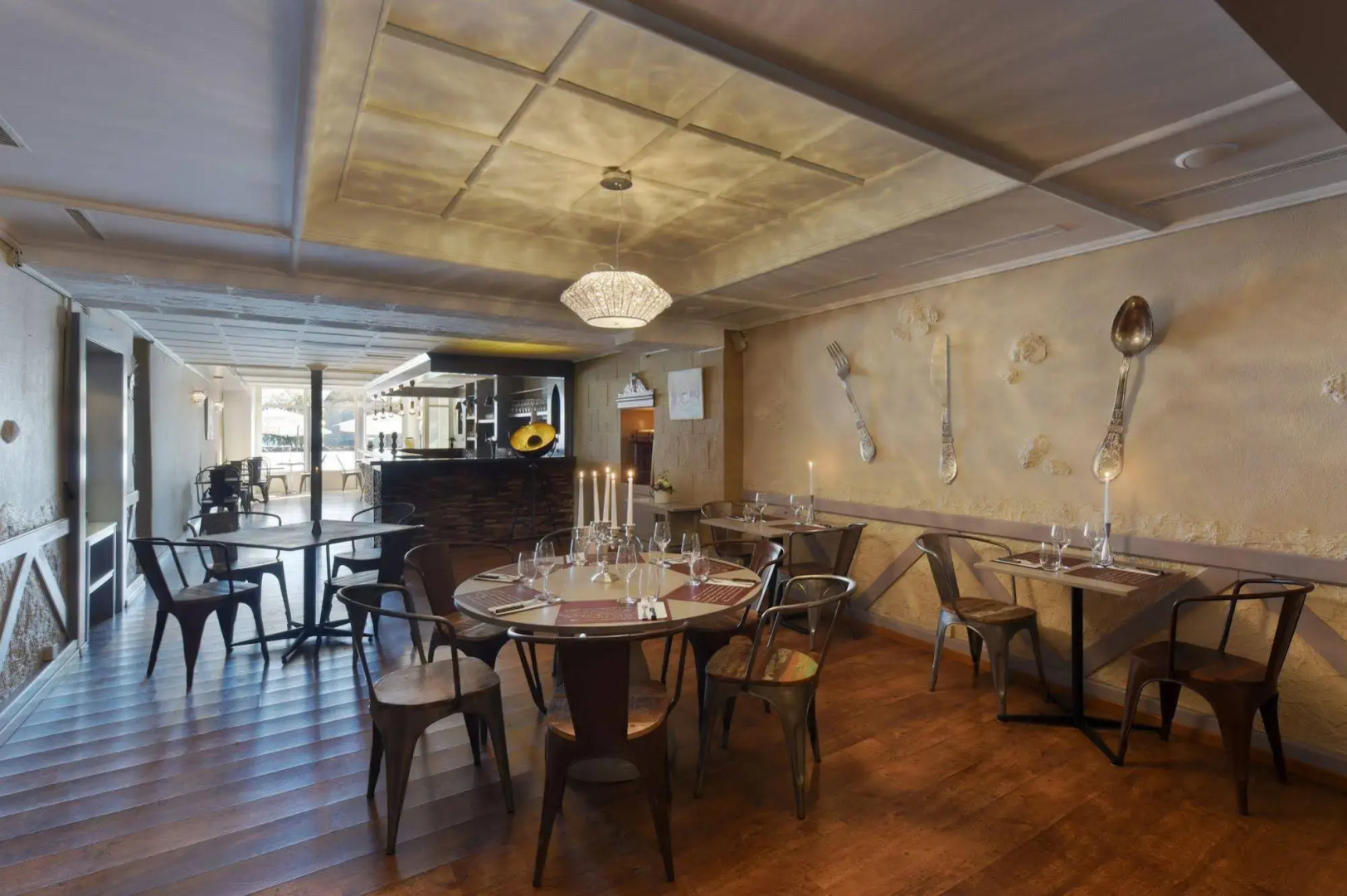 L'HÔTEL by Hostellerie du Château