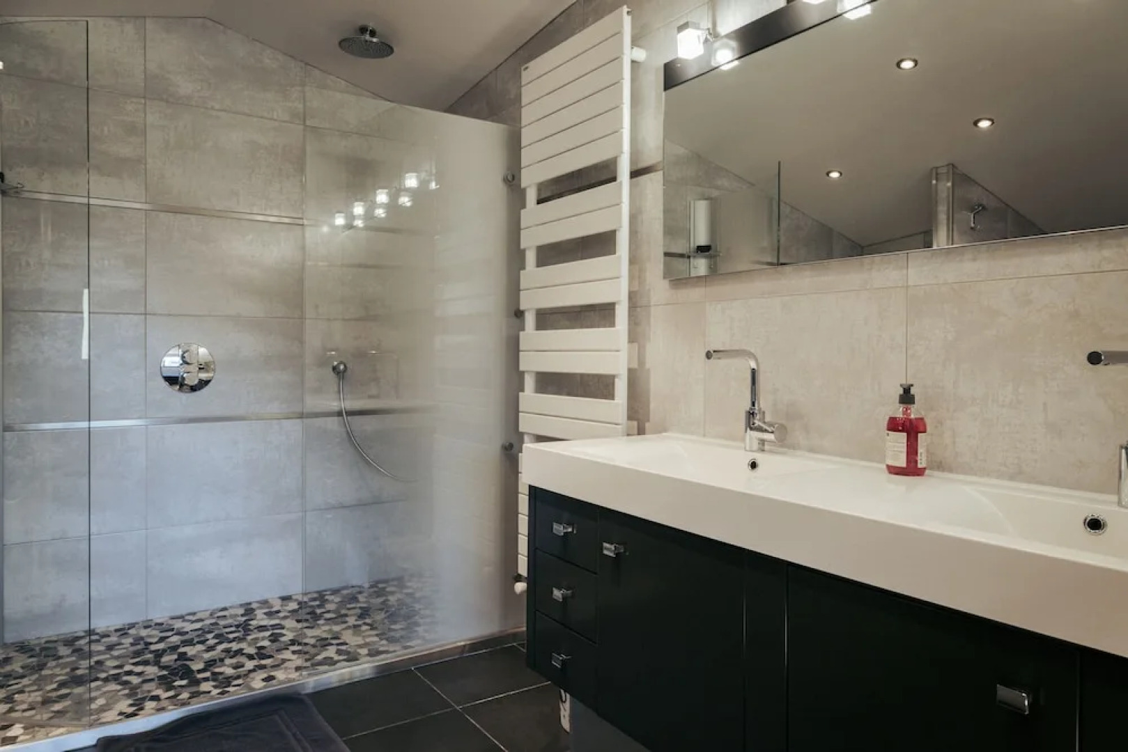 Domaine de la Rue de la Tour SAS