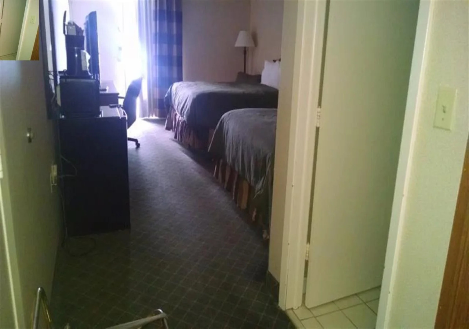 Grand Forks Inn & Suites