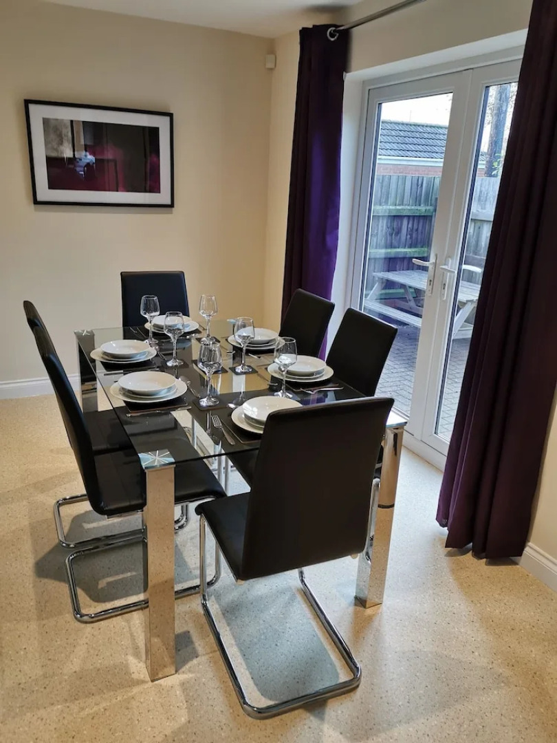 Purple Hart Homes - Station Cottage