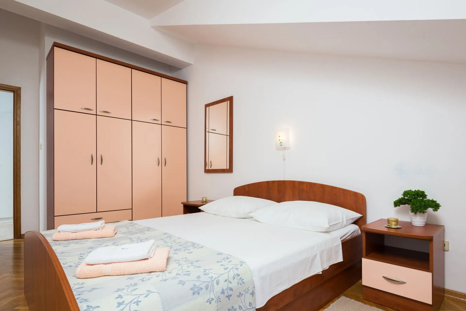 Apartment Suzi - beautiful view and cosy: A1 crvena kuhinja Baska Voda, Riviera Makarska