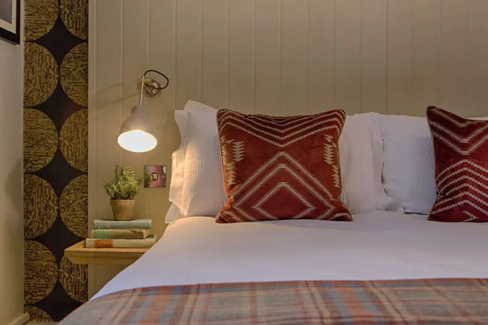 The Curious Pig in the Parlour