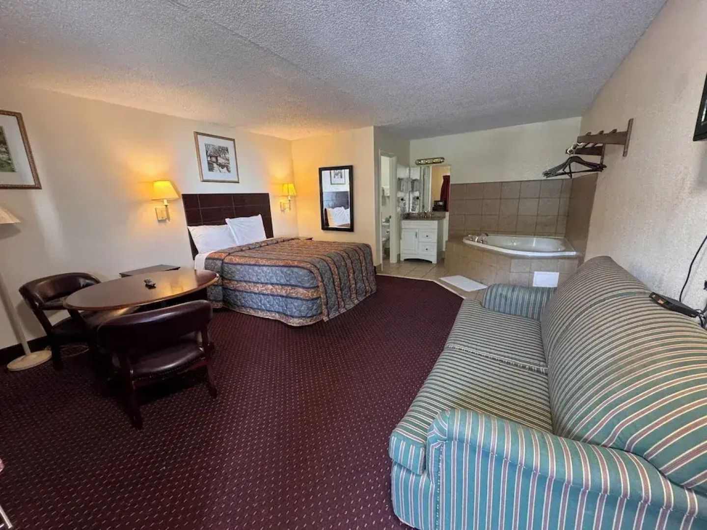 Whispering Pines by Hotel O Whitestone VA