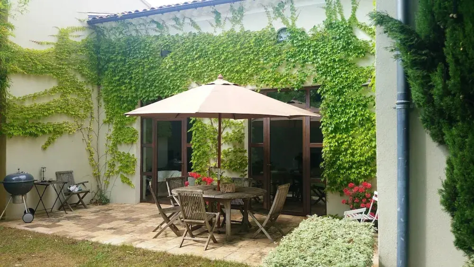 House With 3 Bedrooms in Six-fours-les-plages, With Enclosed Garden an