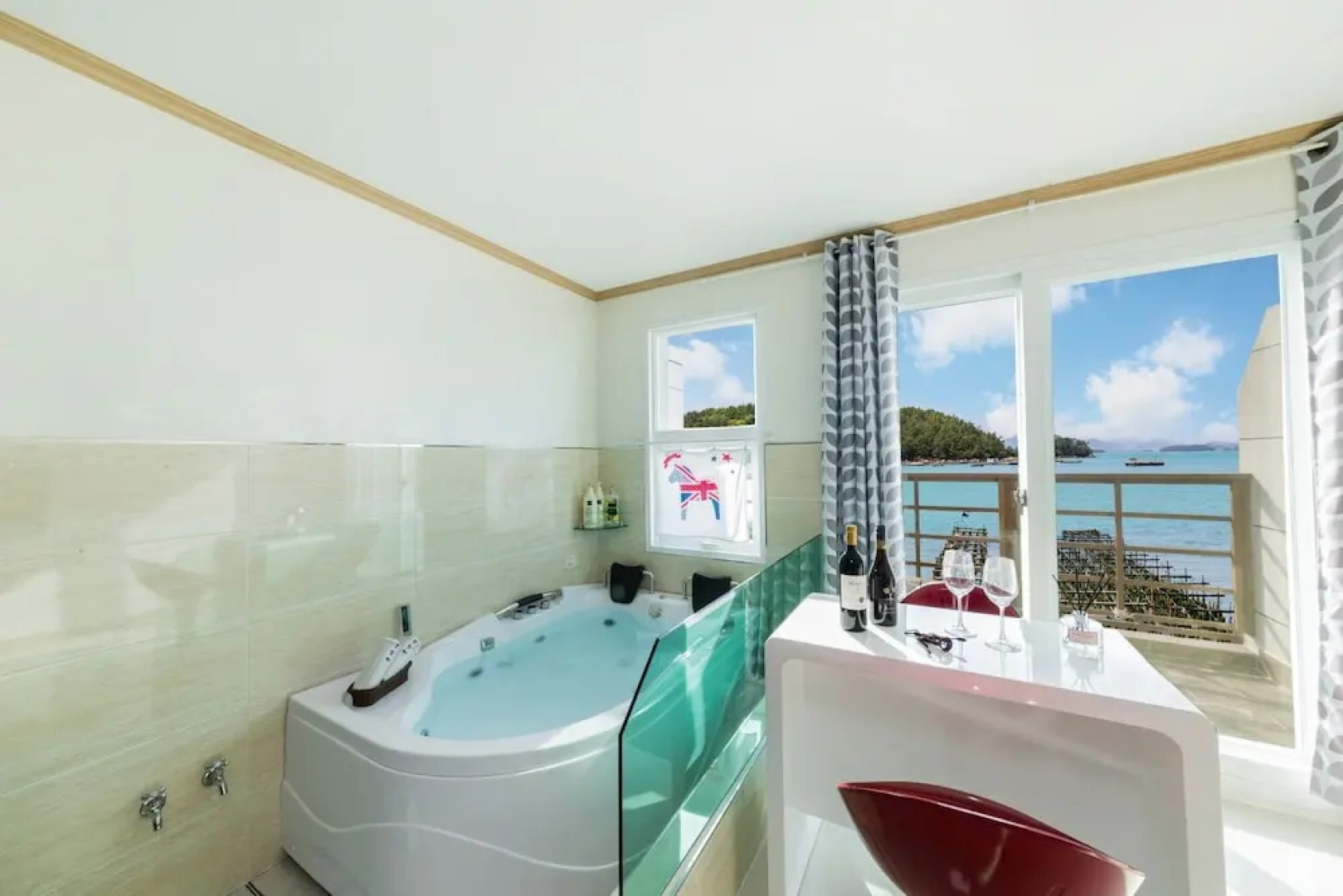 Yeosu Dolsanmaru Pension