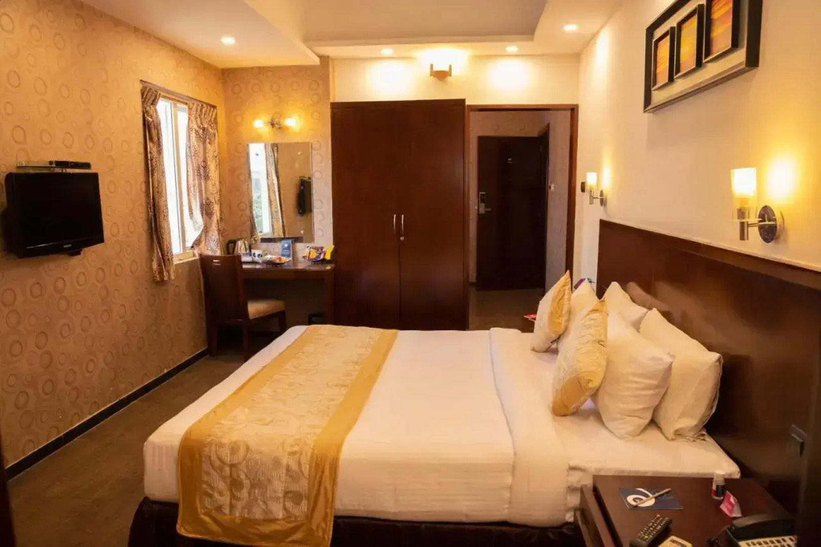 Vits By Spree Hotels Le Pebble