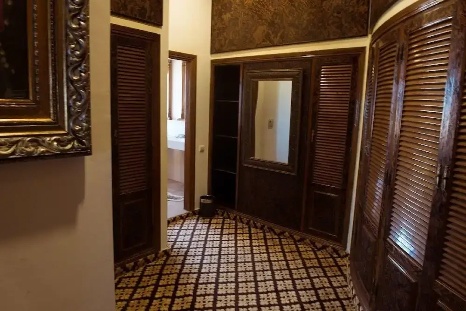 Park Regency Suite Hotel