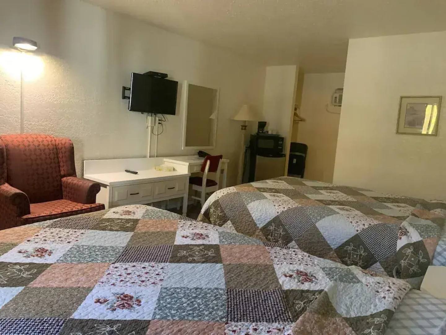 Granby River Inn  Suites