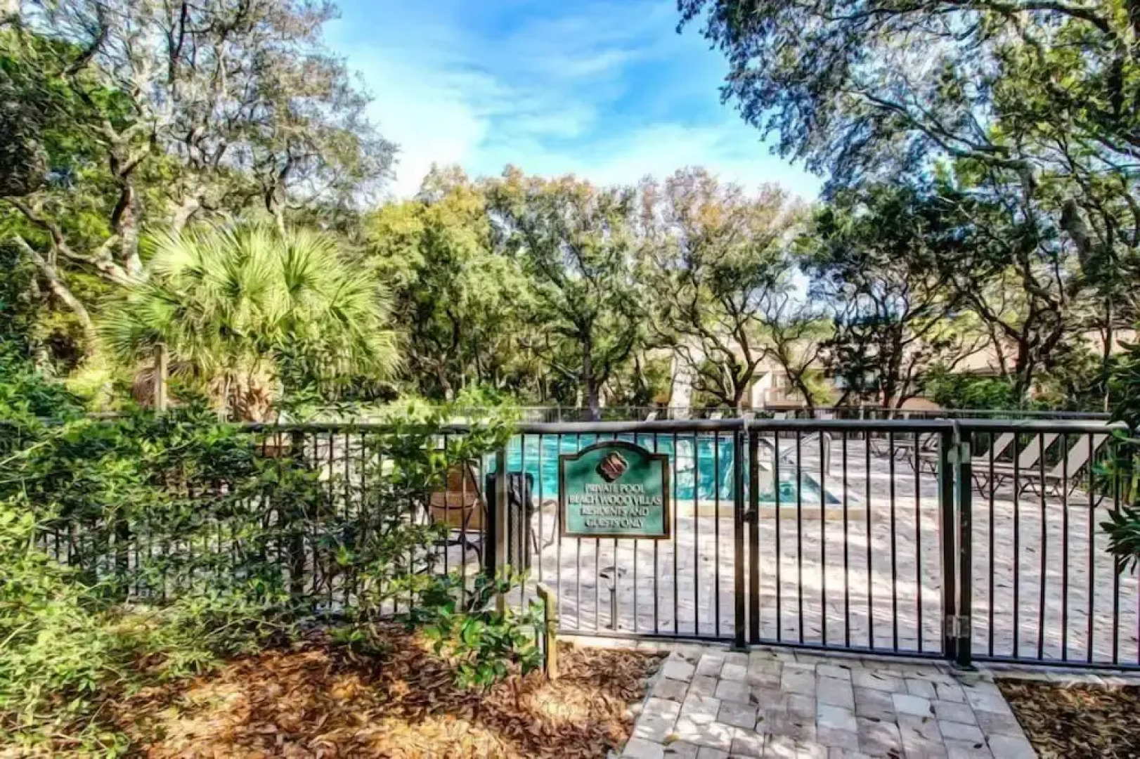 2072 Beachwood Villa