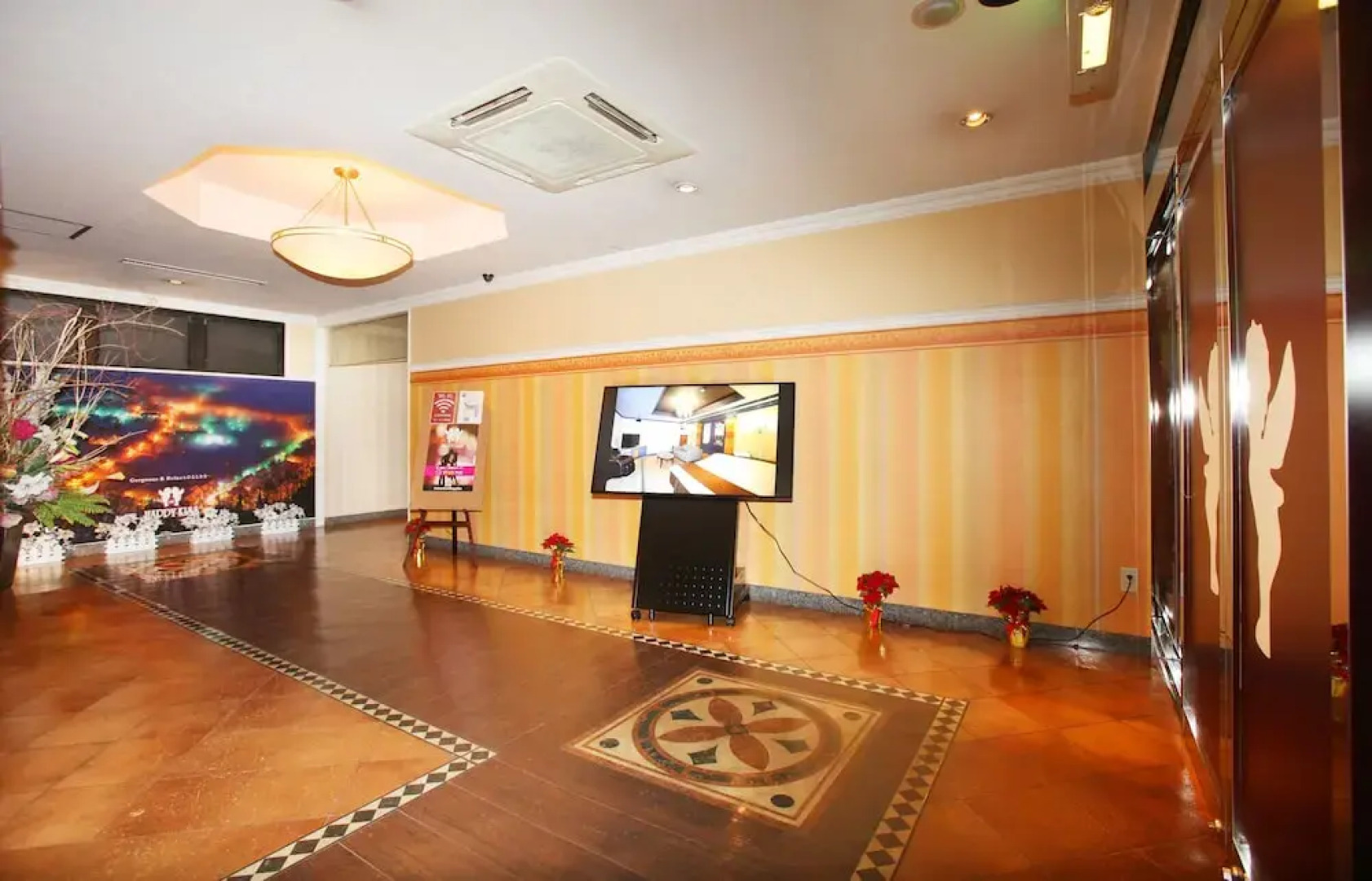 Happy Kiss - Adults Only