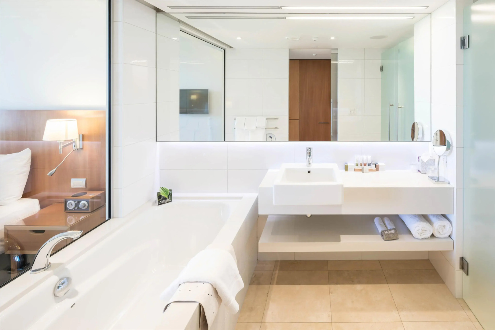 Commodore Airport Hotel