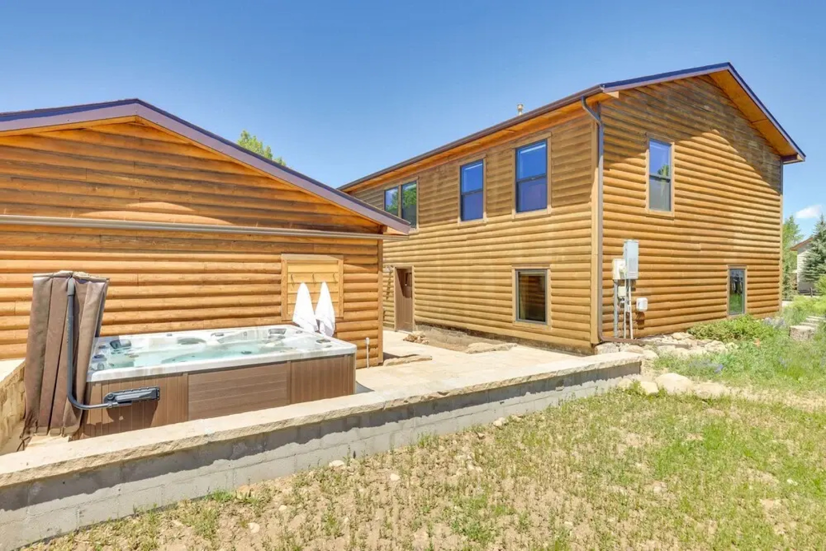 Updated Silverthorne Home w/ Hot Tub & Mtn Views!