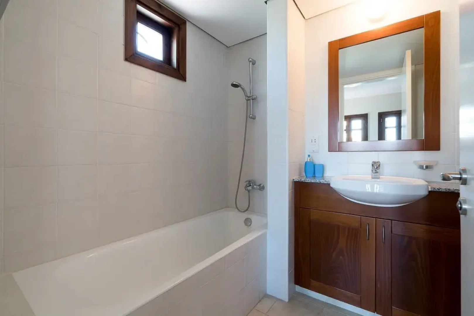 Charming 2 bedroom apartment 'DC11' - with communal pool and resort facilities, Helios Heights village on Aphrodite Hills Resort