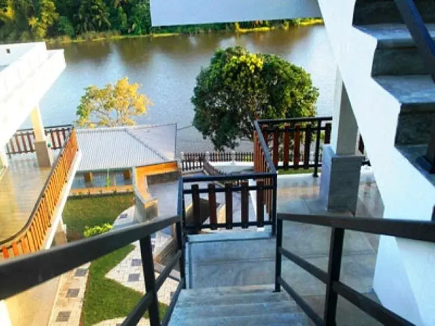 Lotus Villa Holiday Resort