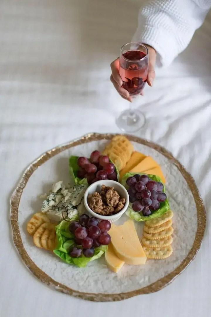 Rogue Regency Inn and Suites