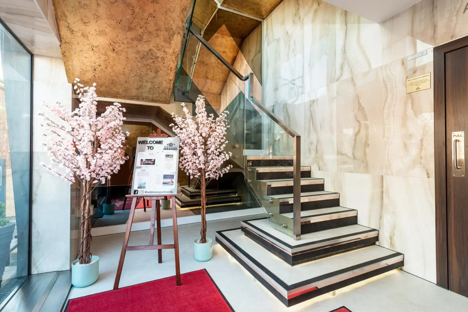 Wonderful Top-floor Apartment