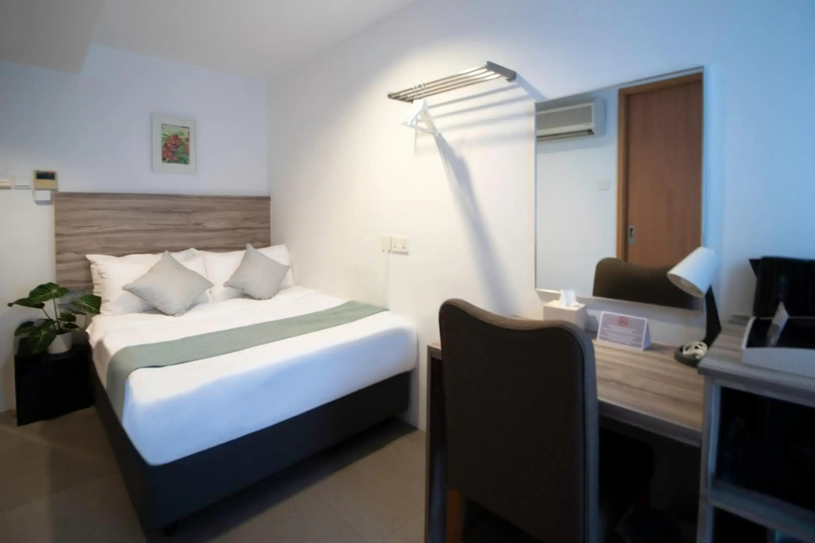 Victoria Hotel, a NuVe Group Collection