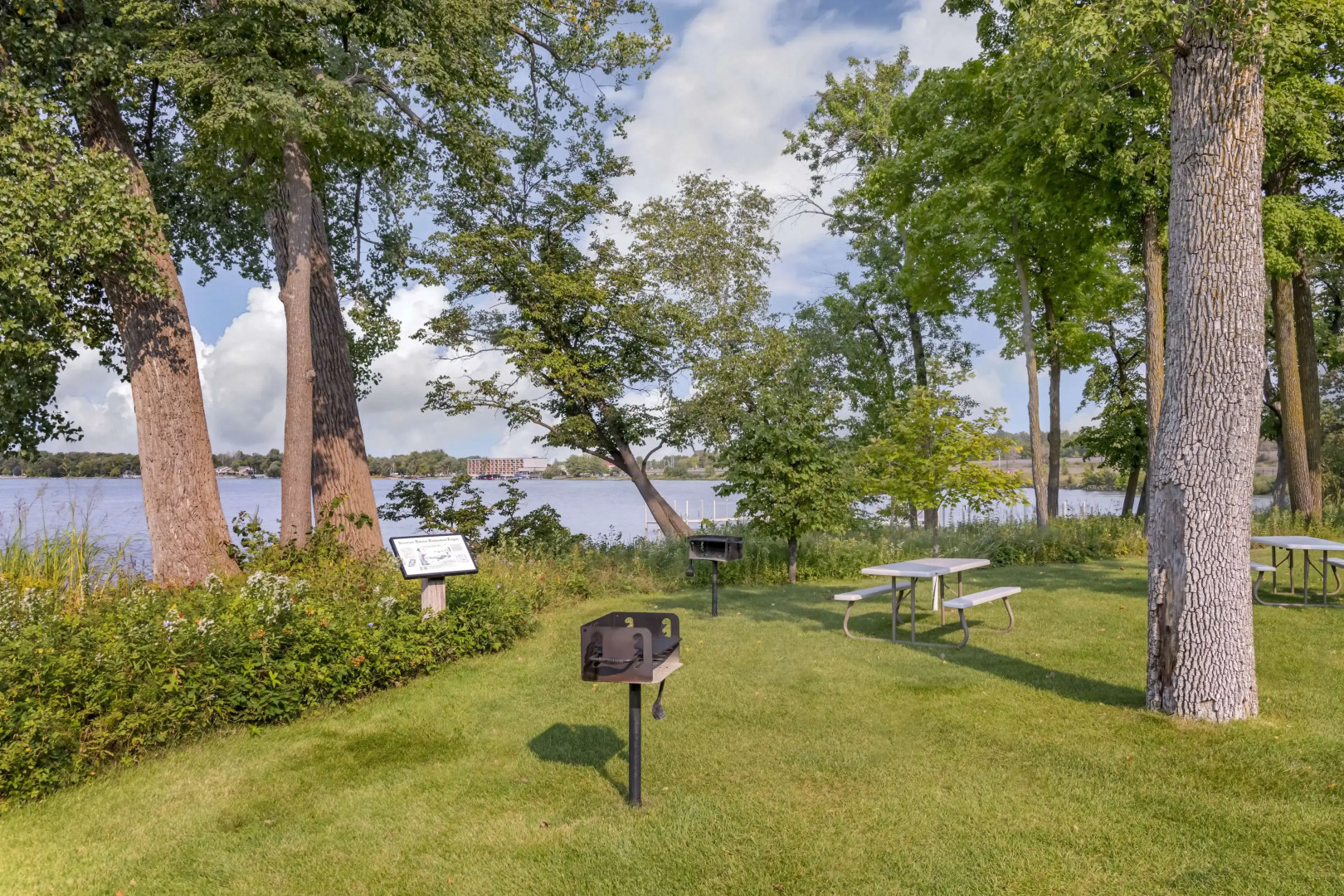 Best Western Premier The Lodge on Lake Detroit