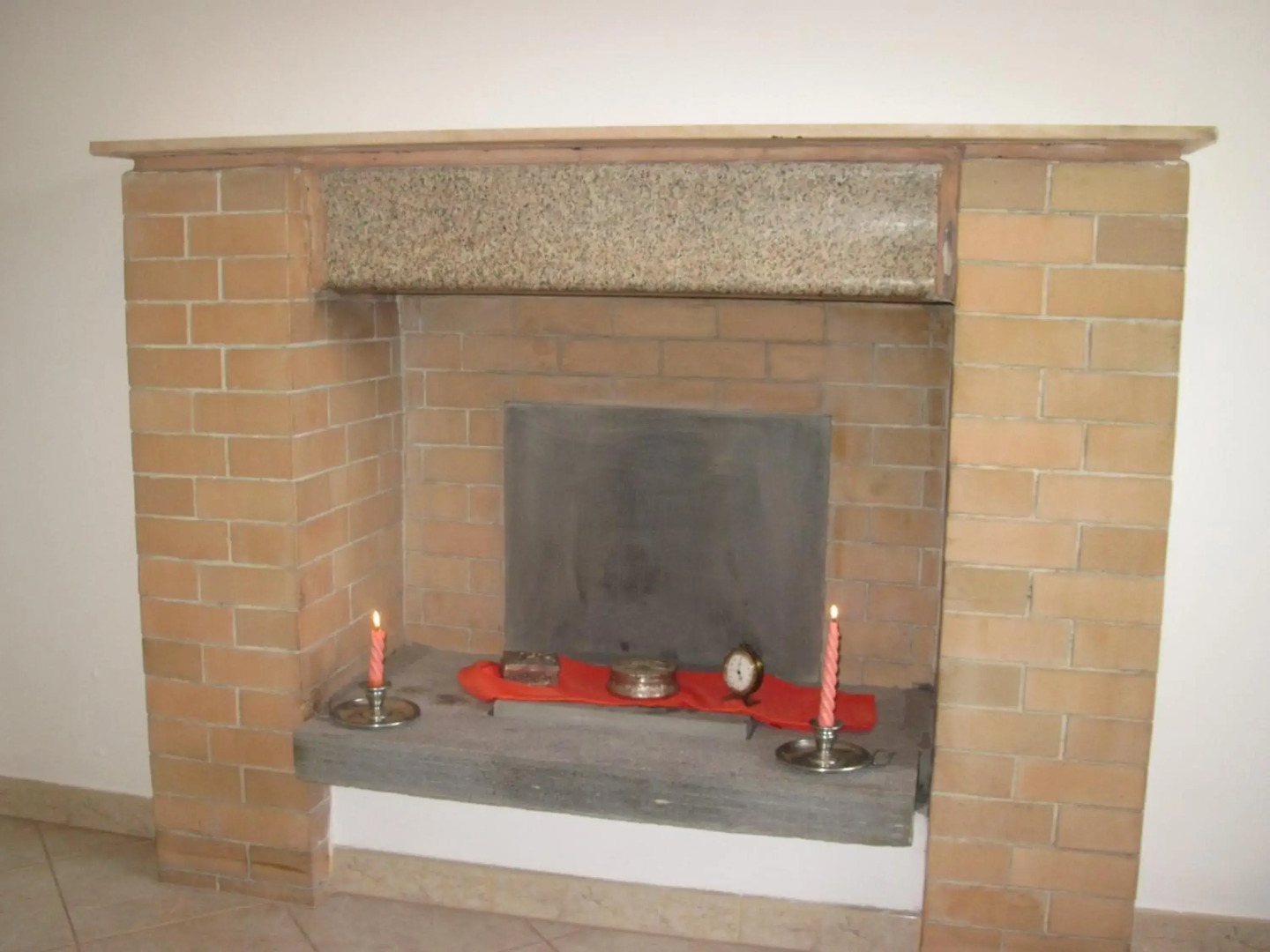 Silky House with Private Parking