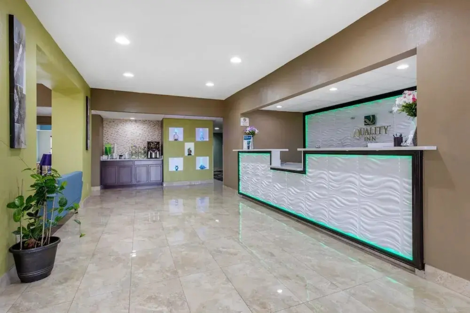 Broadbent Inn and Suites