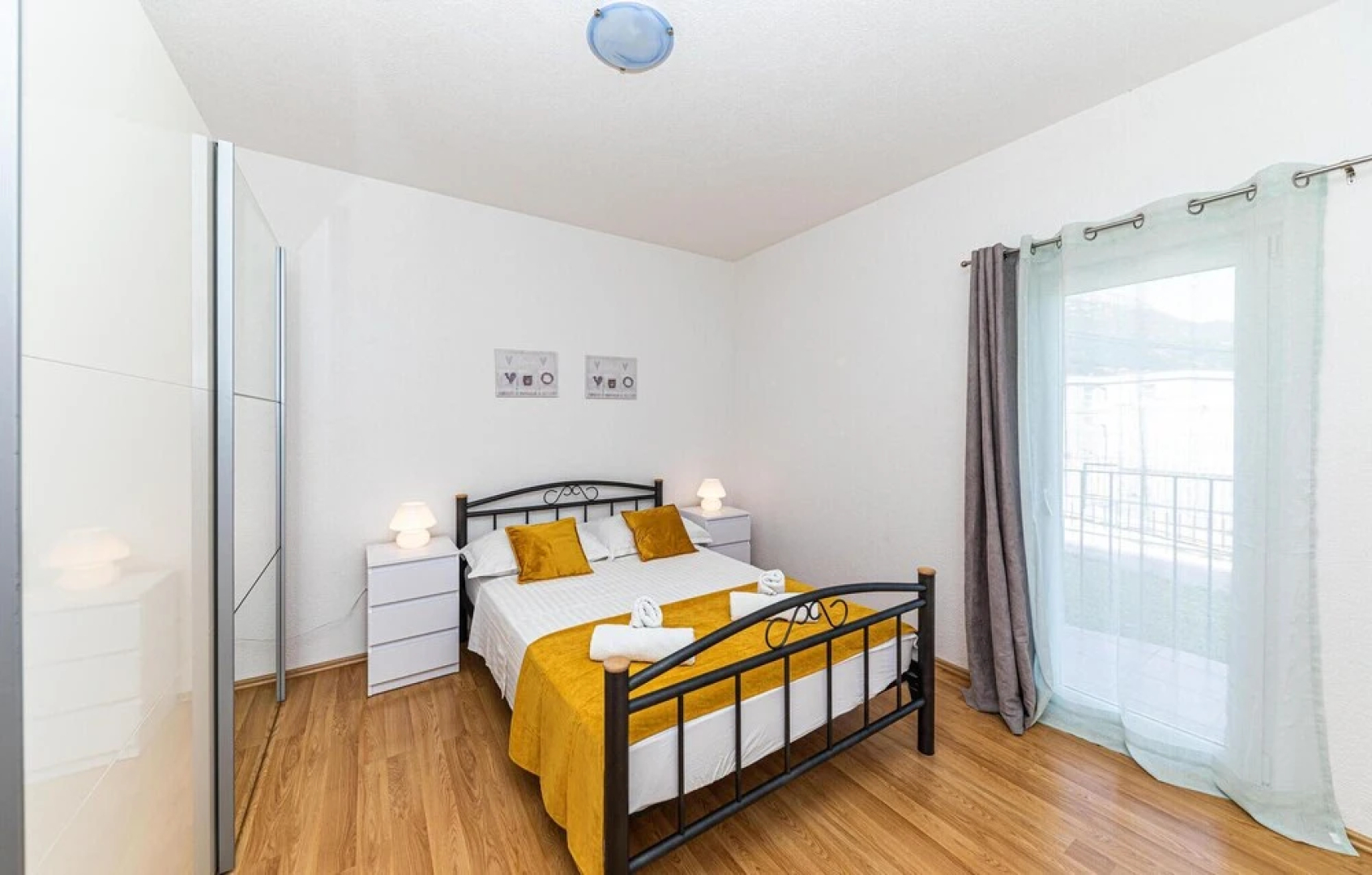 Beautiful Home in Kastel Novi With Wifi and 8 Bedrooms