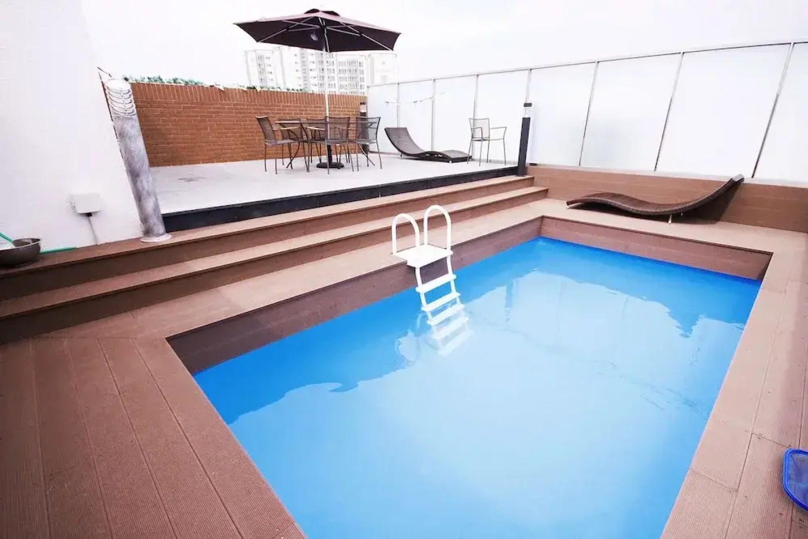 Yeongju Case Business Hotel