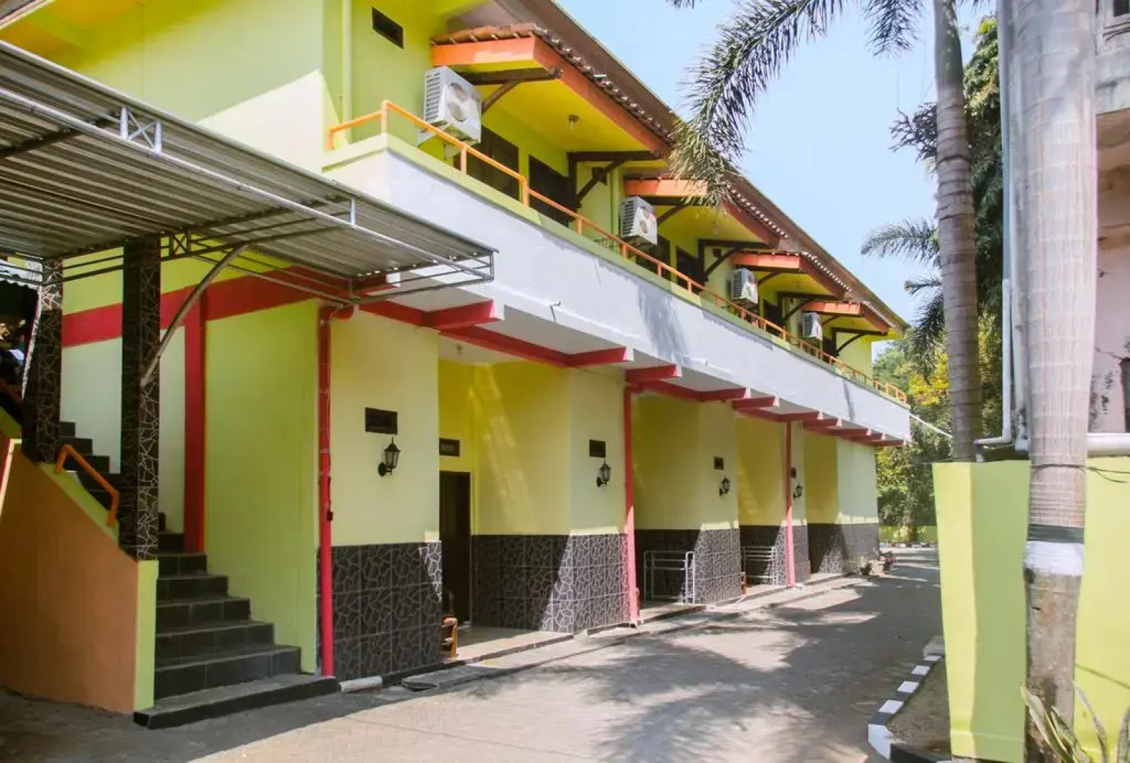 OYO 1069 Hotel New Rajawali