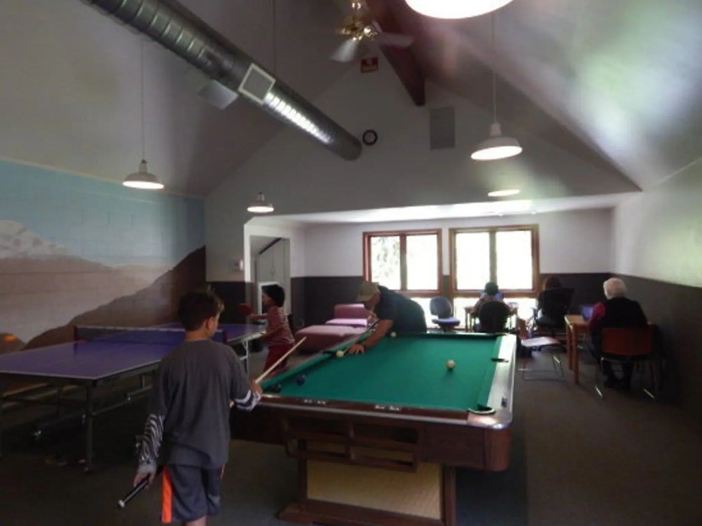 57SW-2 Story Family Condo for 6!