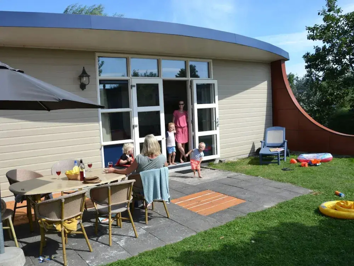 Bungalow in Netherlands With Ship-like Design
