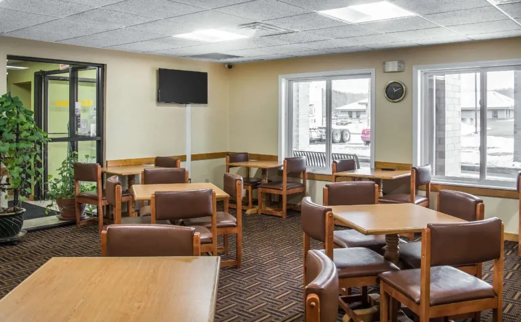 Coratel Inn & Suites By Jasper River Falls