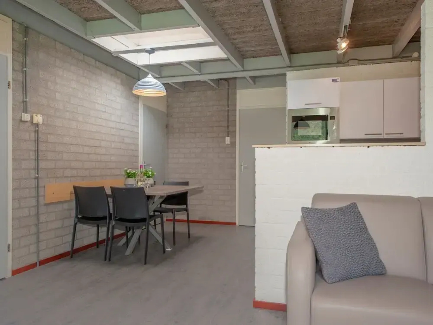 Restyled Bungalow with Dishwasher near Nature Reserve
