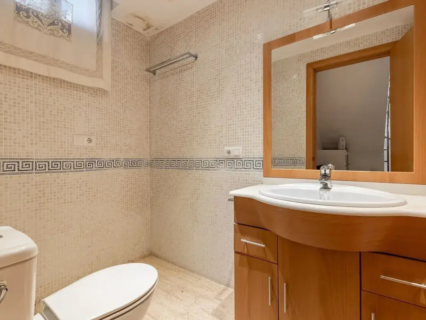 Comfortable Holiday Home in L'ampolla With Swimming Pool