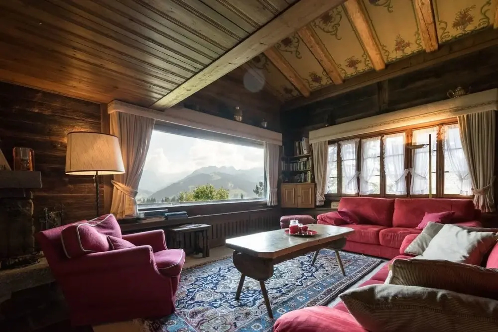 Big Luxurious Chalet in Schönried