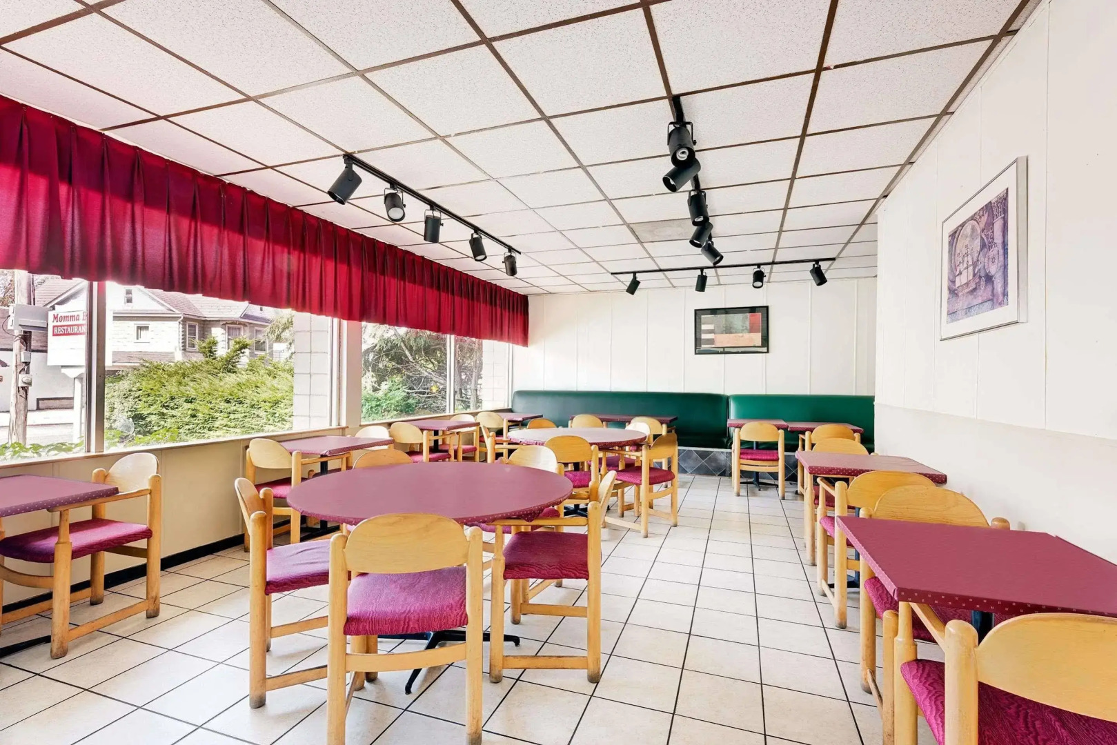 Travelodge by Wyndham Chambersburg