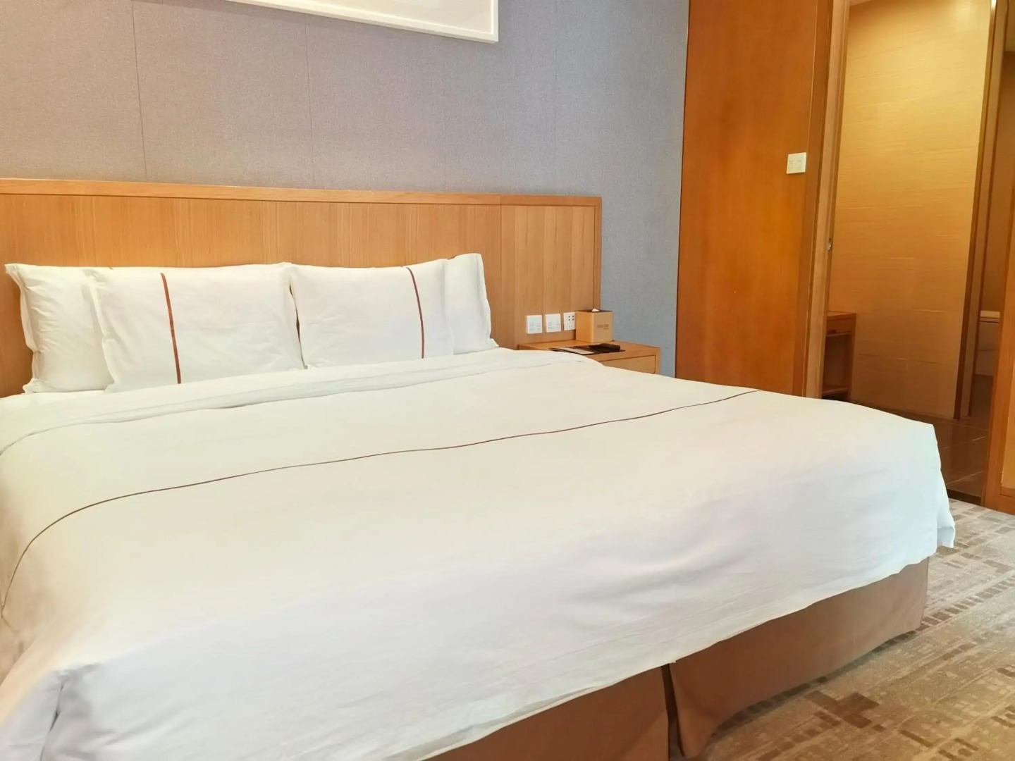 Отель Holiday Inn Guangzhou Zhujiang New Town by IHG