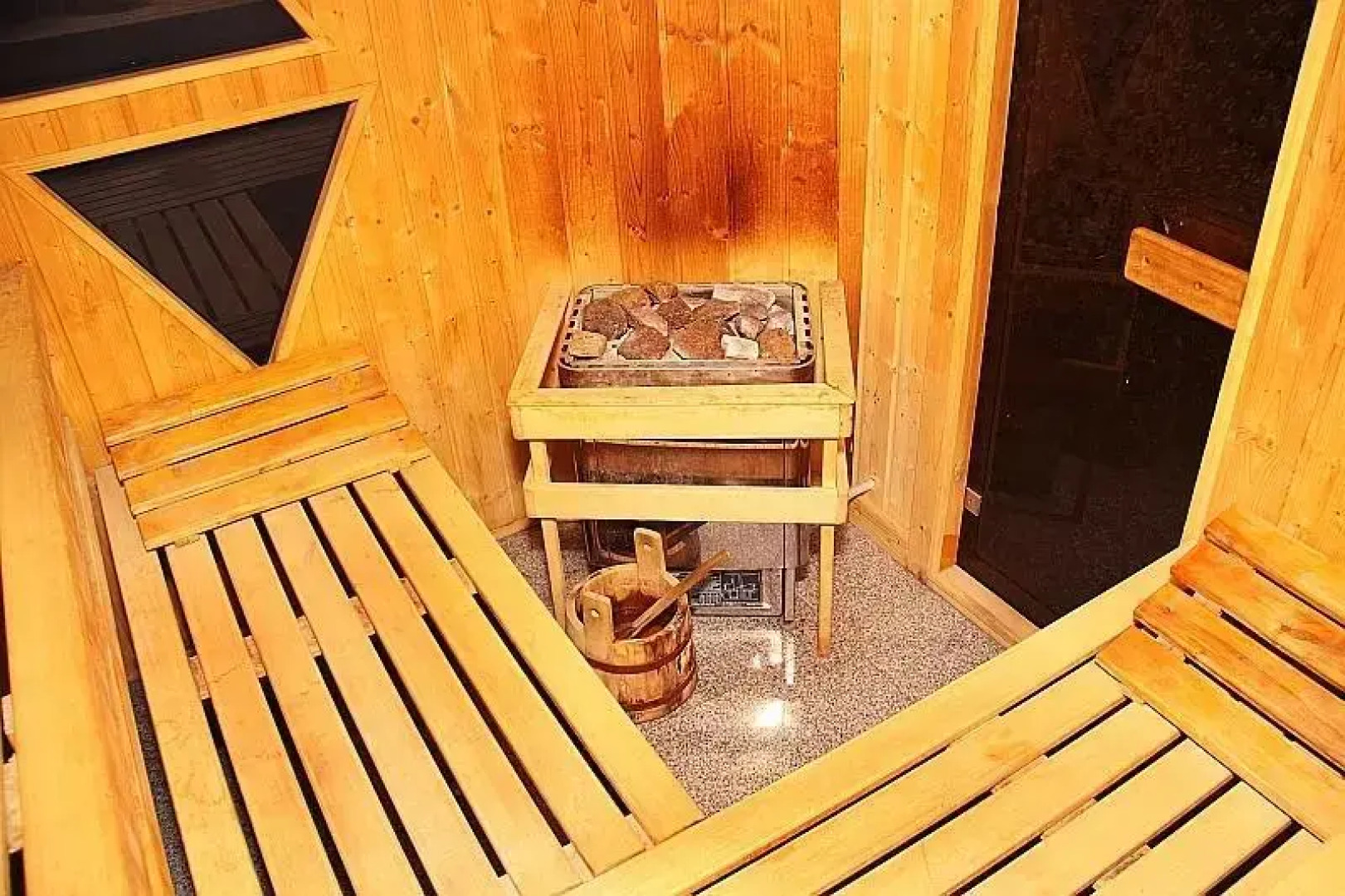 Calvi Gym - Pokoje Gościnne