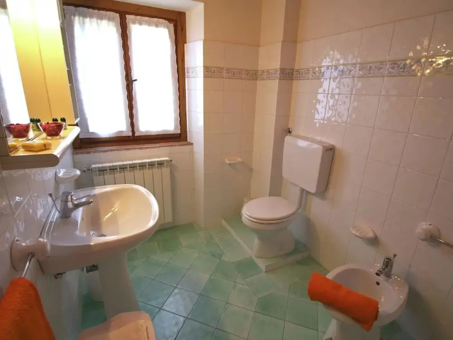 Authentic Farmhouse with Pool, Hot Tub, Playground, Garden