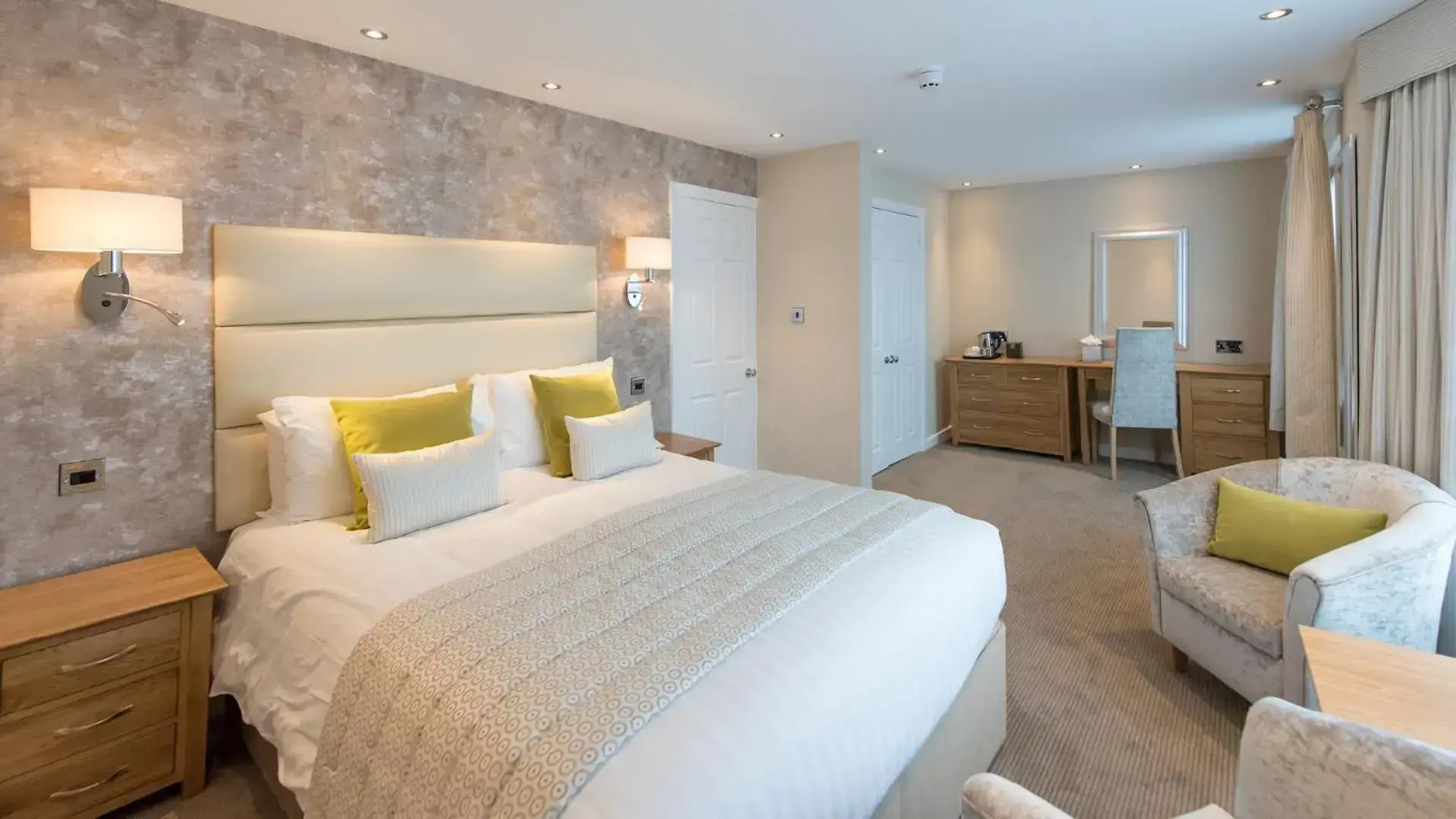 The Royal & Fortescue