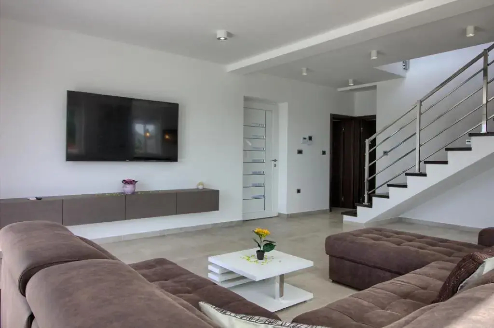 Modern villa Nerina with private pool near Pula