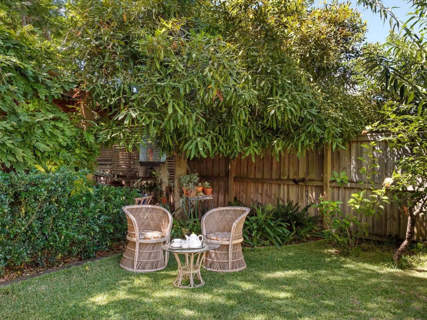 Witts Oasis Two traditional Tea Gardens cottages