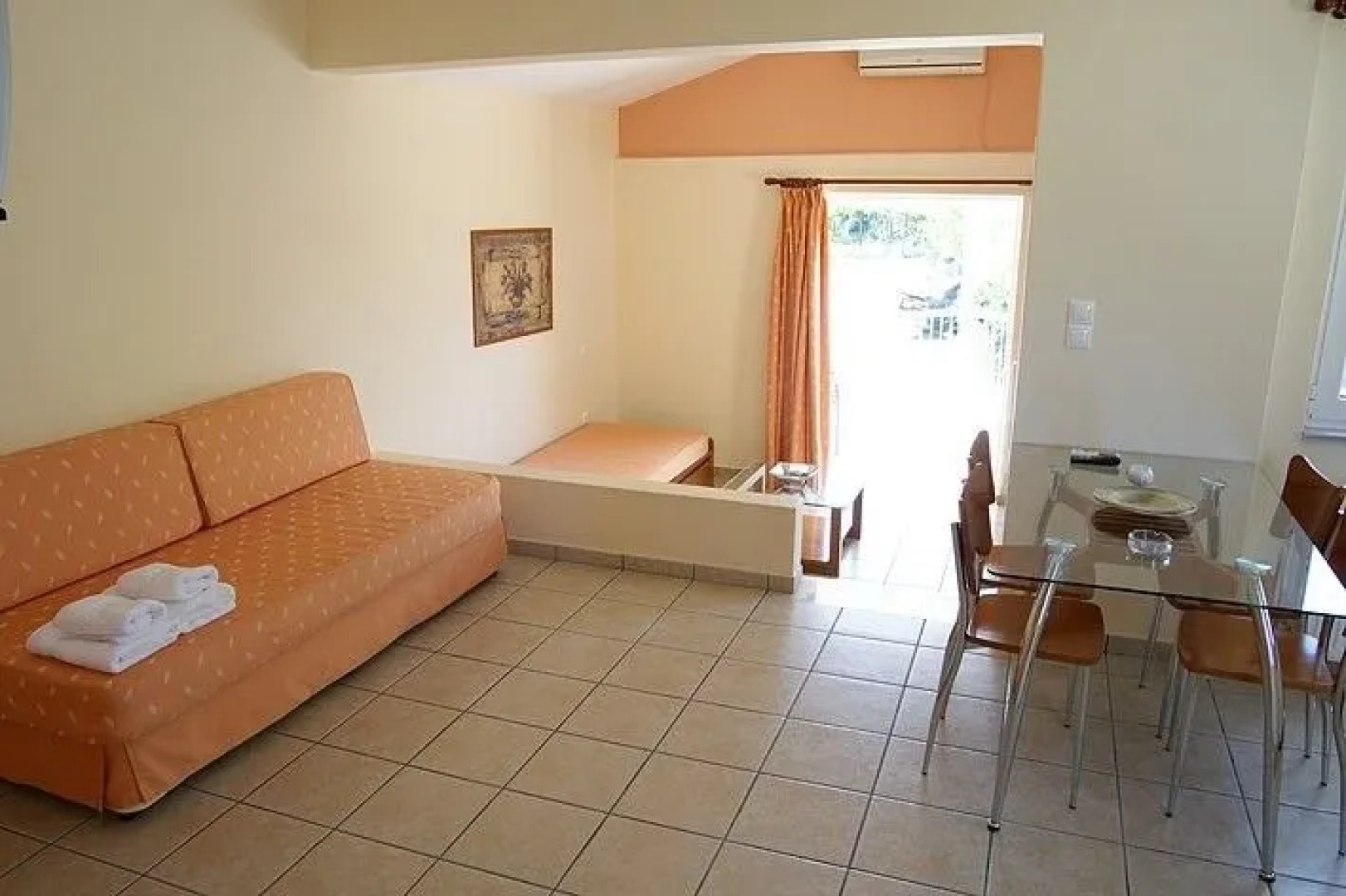 Nirrides Apts Sutdios