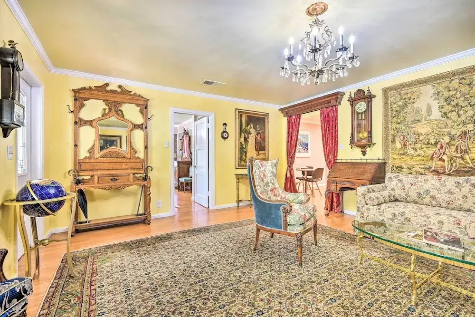 Romantic Pasadena Home w/ Covered Porch!