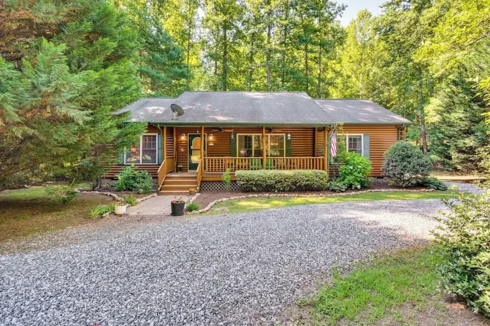 Sandy Beach, Fun Games & Barn: Lake Lure Gem!