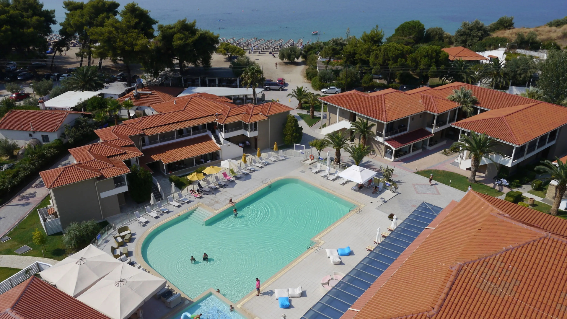 Lagomandra Beach & Suites