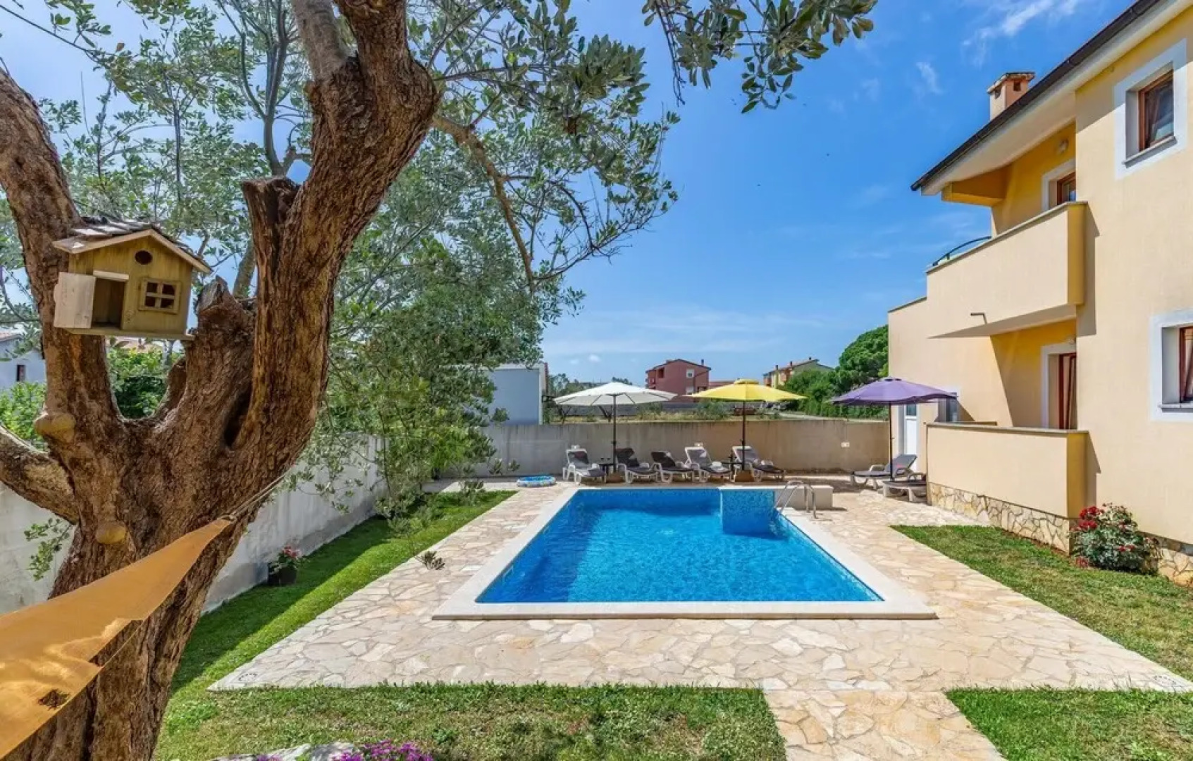 Awesome Home in Pula with Hot Tub, WiFi & 5 Bedrooms