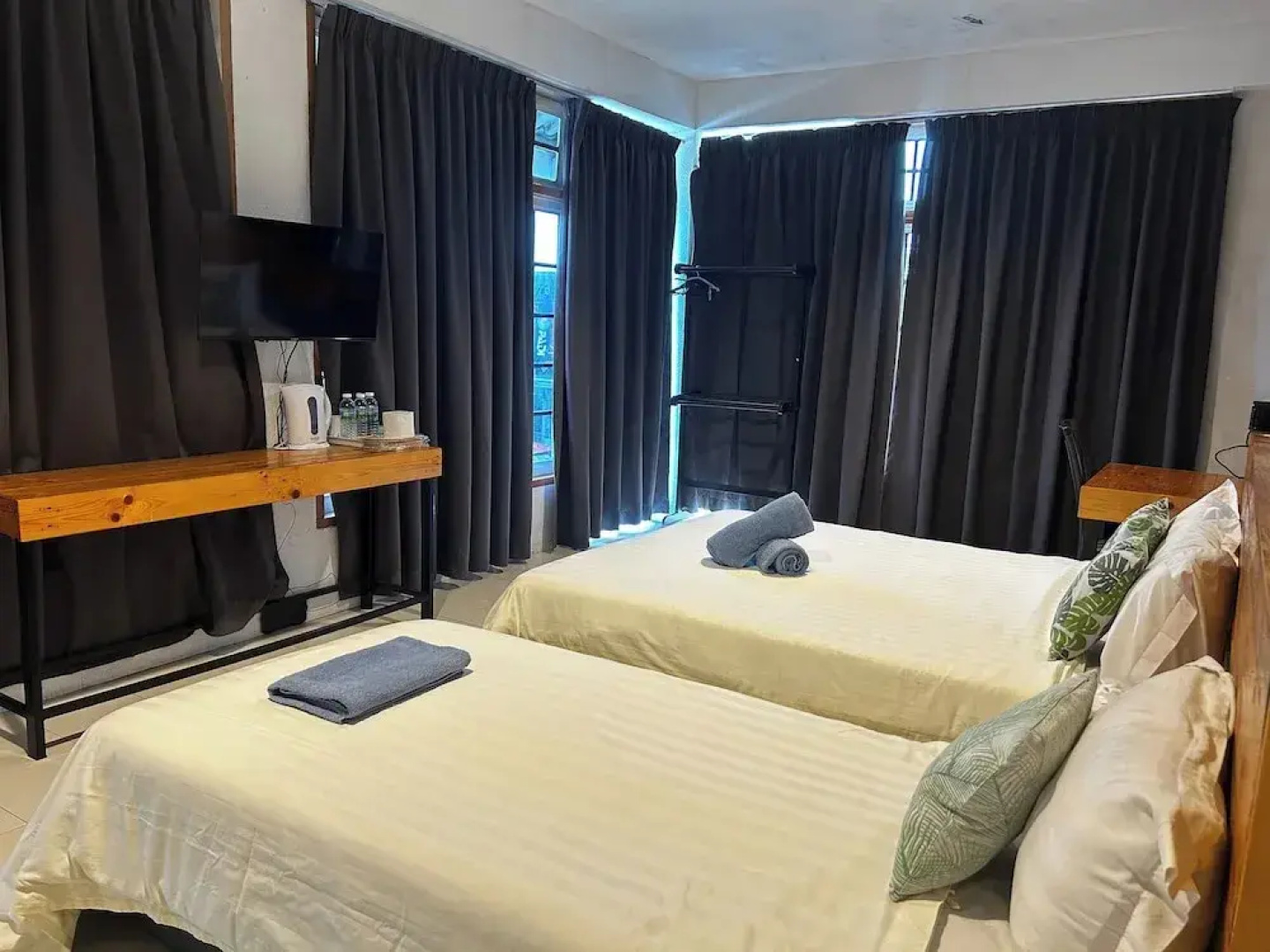 Riverbank Dungun Guesthouse & Cafe