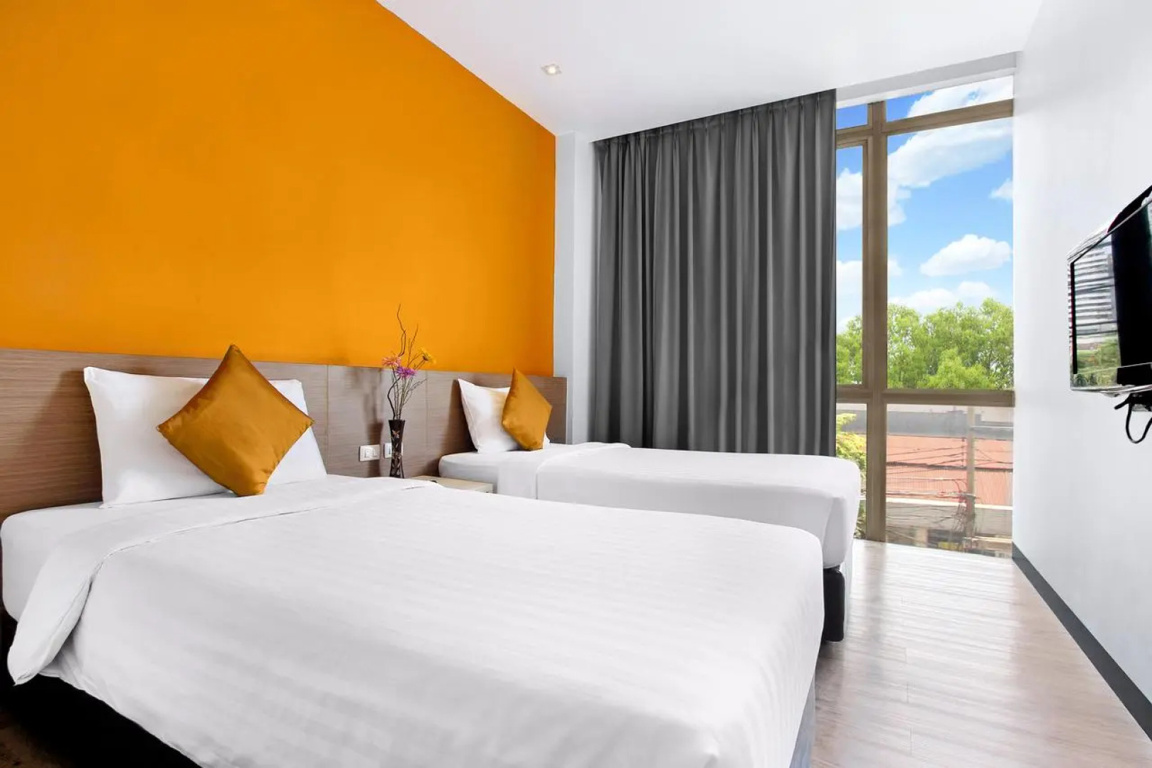 D Varee Xpress Makkasan