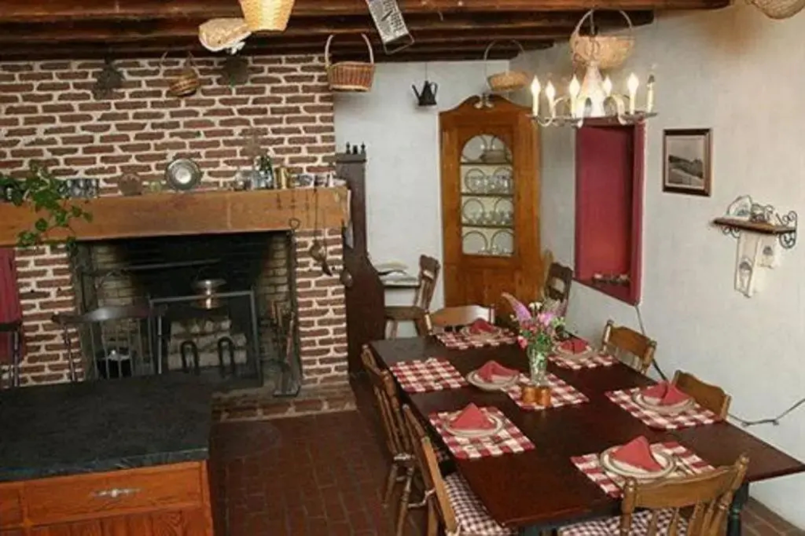 Brownstone Colonial Inn