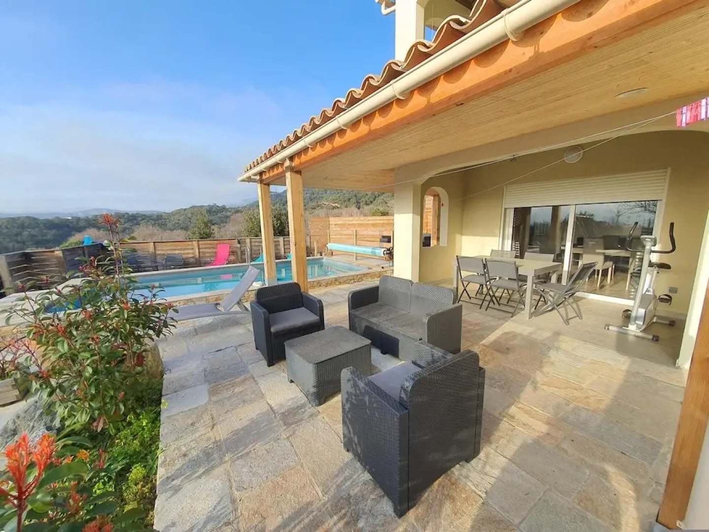 T3 Piscine Avec Jardin Proche St-florent